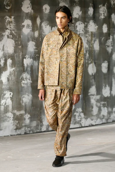 Look 39